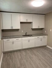 Building Photo - 6728 Helston Ct