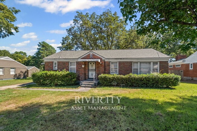A MUST SEE, AMPLE SPACE HERE AND VERY MODE... - A MUST SEE, AMPLE SPACE HERE AND VERY MODE... House