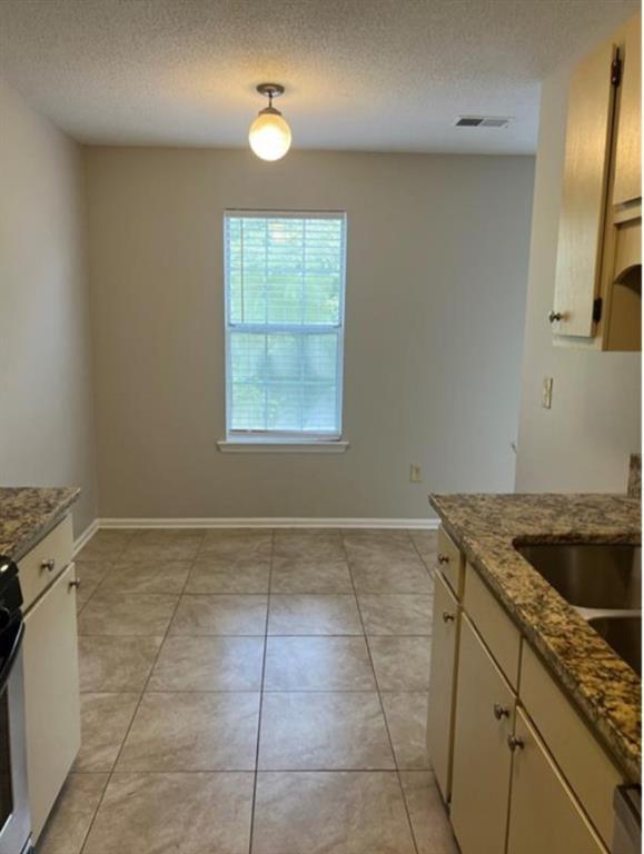 Foto del edificio - 1654 Cedar Bluff Way