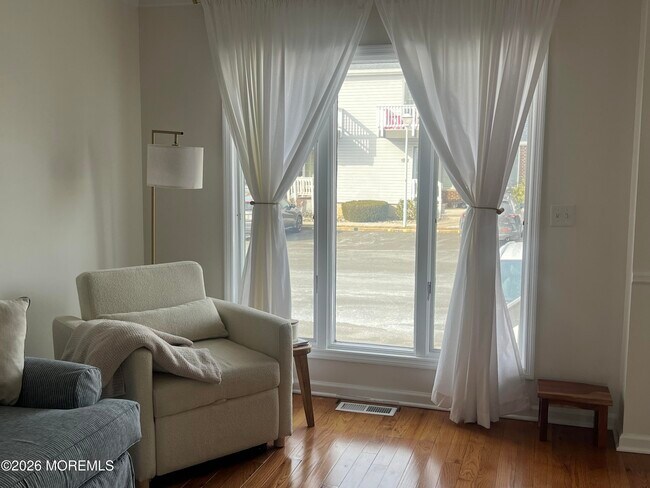 Foto del edificio - 25 Meadow Ave