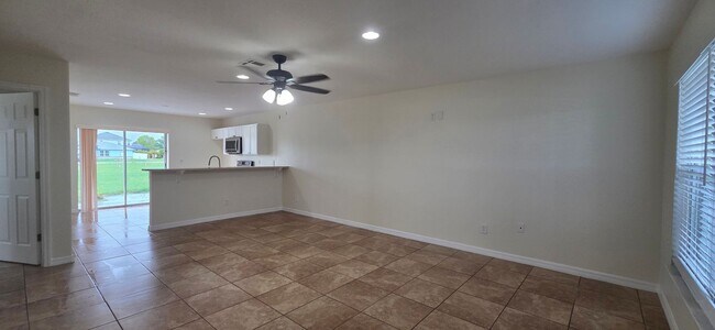 Building Photo - Duplex for rent