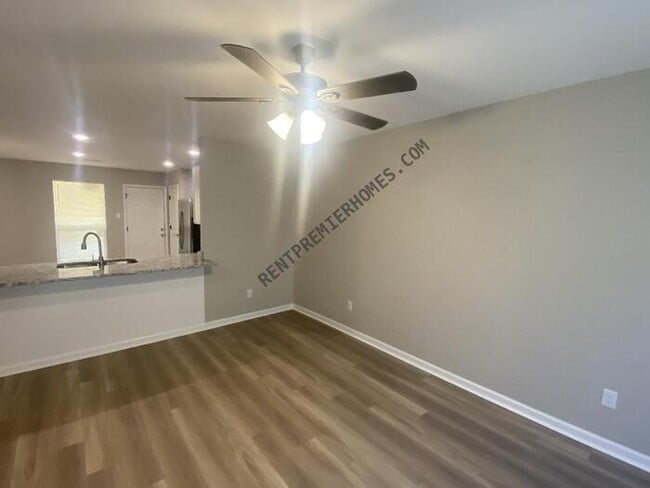 Building Photo - 1307 Lee Mac Dr