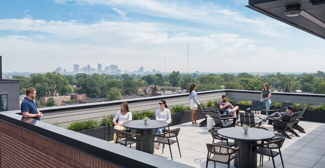 Patio SkyDeck - Fifth x Northwest