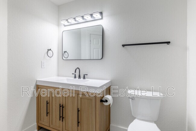 Foto del edificio - 1996 Oakcrest Cir
