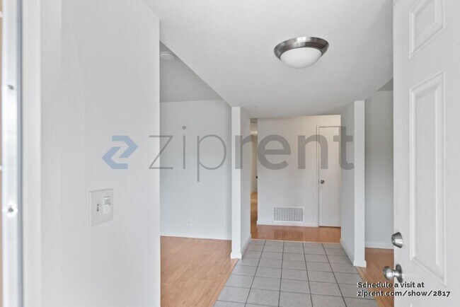 Foto del edificio - 2062 Admiral Pl