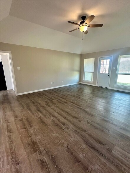 Foto del edificio - 127 Lori Dr