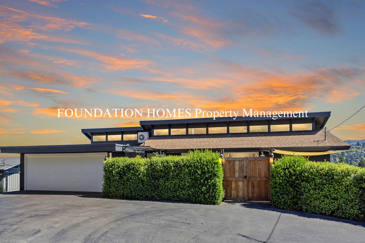 Primary Photo - 4BD/3.5BA Indoor/Outdoor Living in Coveted...