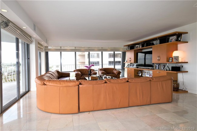 Building Photo - 10155 Collins Ave