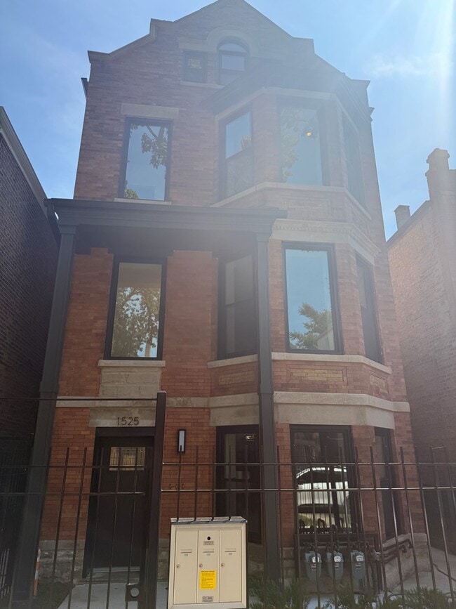 Building Photo - 1525 S Harding Ave