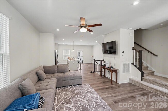 Foto del edificio - 9330 Mallard Mls Dr