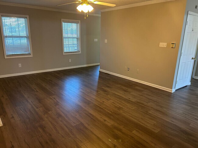 Foto del edificio - 5200 Shallowford Rd