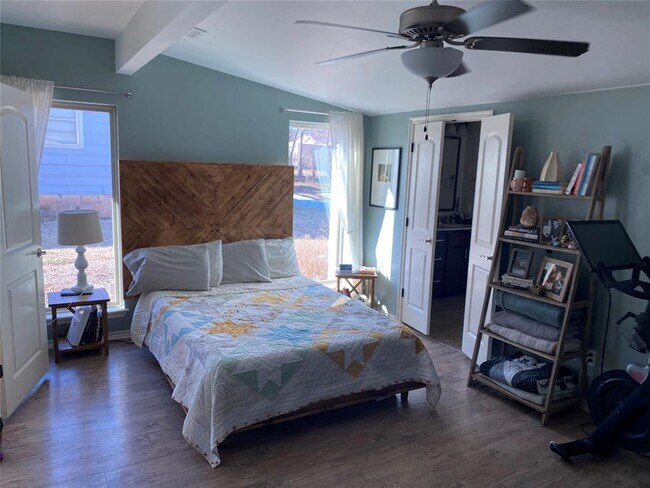 Foto del edificio - 1633 NE 11th St