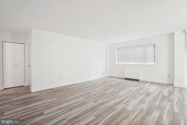 Building Photo - 2059 Huntington Ave