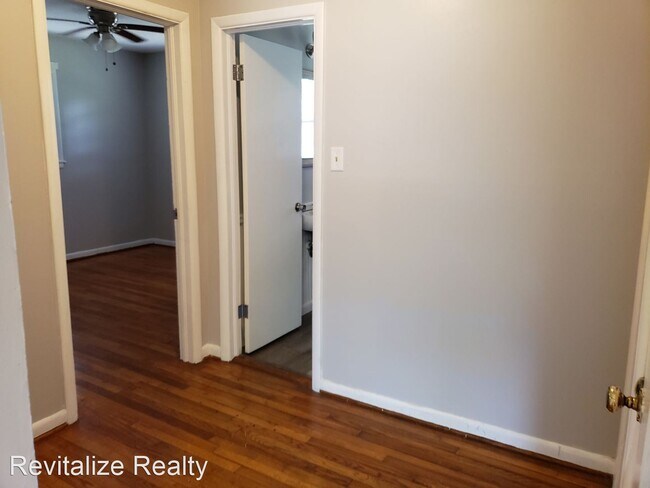 Building Photo - 4 br, 2 bath House - 1732 Colonial Ln W