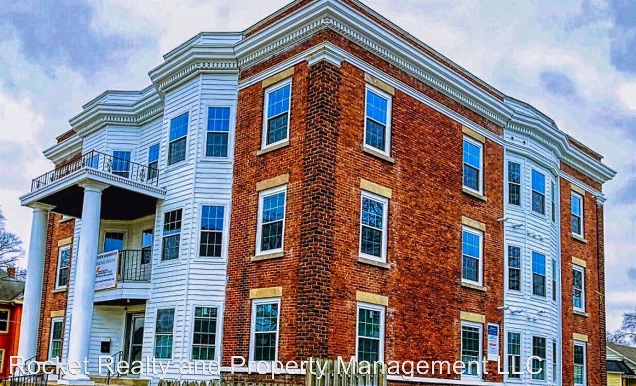 Primary Photo - 640 Bluff St