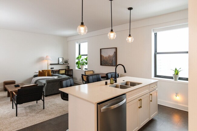 Foto del edificio - 758 North Broadway-SI ID1379068P