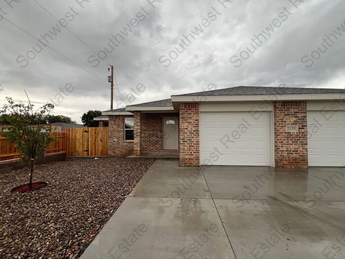 Primary Photo - New Spacious 2 bedroom 2 bath Duplex.