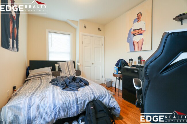 Building Photo - 71 Orange St