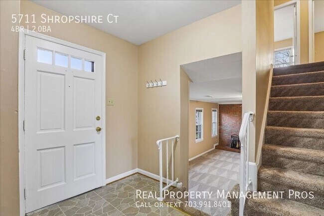 Foto del edificio - 5711 Shropshire Ct