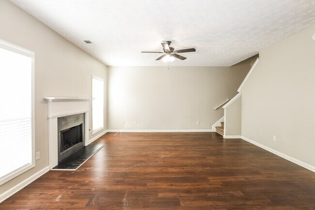 Foto del edificio - 229 Winthrop Ln