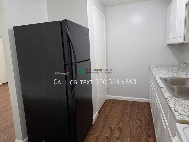 Foto del edificio - 1111 N Elm St