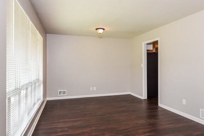 Foto del edificio - 4212 Plumtree Way