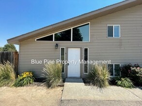 Building Photo - 1201 N Skyline Dr