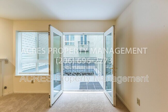 Foto del edificio - 3028 Western Ave