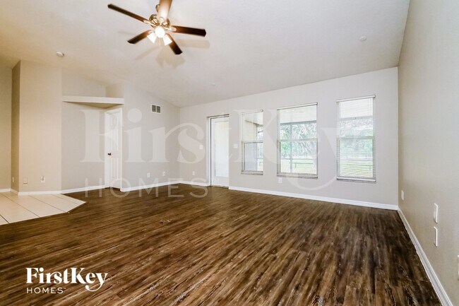Foto del edificio - 4003 Kingsfield Dr