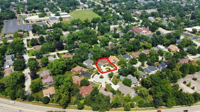 Foto del edificio - 3320 Lakewood Ct