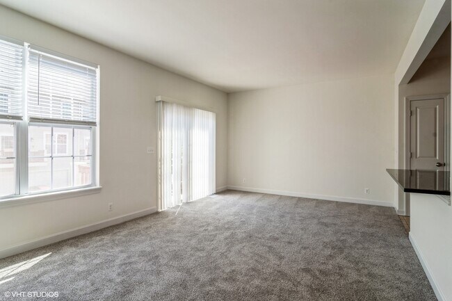 Foto del edificio - 69 Melrose Ct