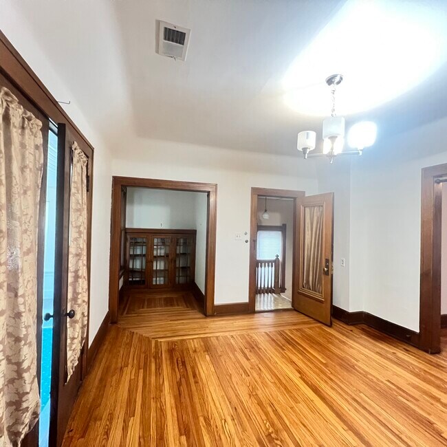 Foto del edificio - 818 Lincoln Ave