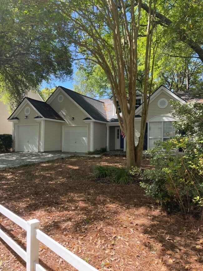 Building Photo - 1590 Harborsun FOR RENT!
