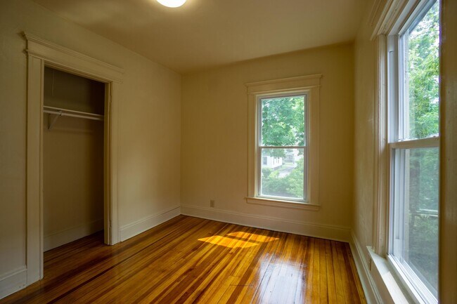 Foto del edificio - 833 Sumner Ave