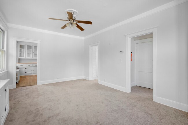 Building Photo - 124 Pelham St