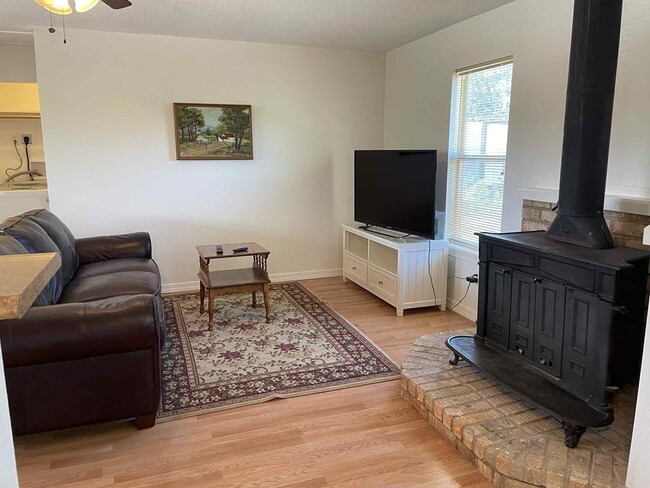 Building Photo - 221 Keith Blvd