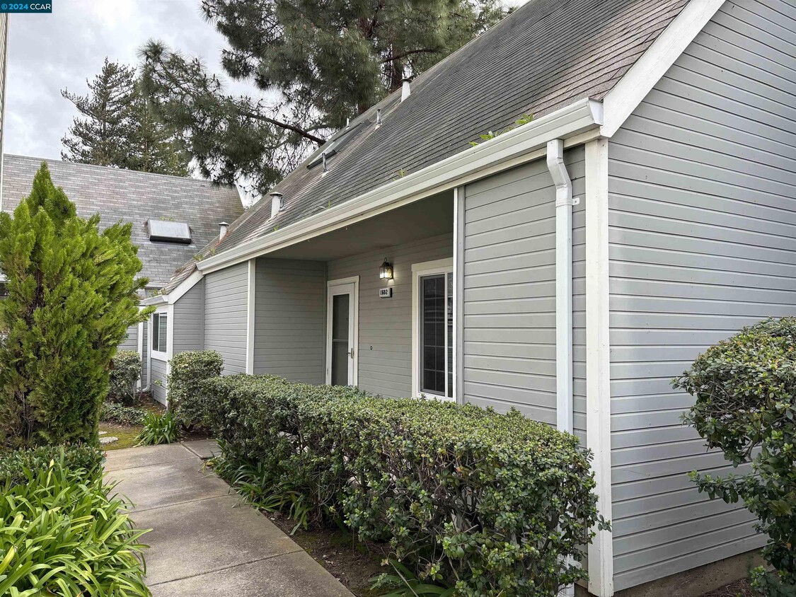 Primary Photo - 1602 Somerset Pl