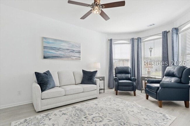 Foto del edificio - 636 Horizon Ct