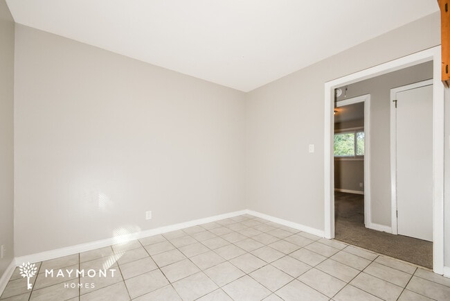 Building Photo - 4117 Oakridge Dr