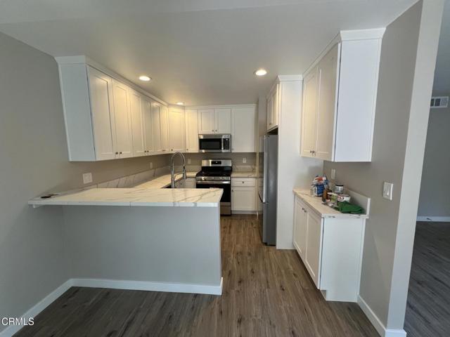 Building Photo - 736 Thoreau Ln