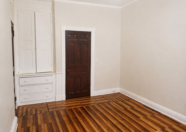 Foto del edificio - 120 S Lake Ave