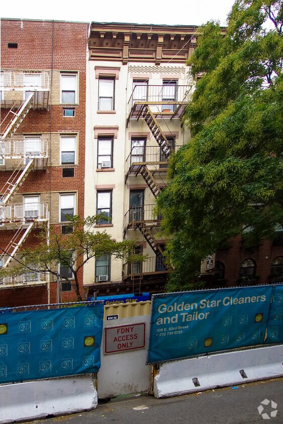 Foto del edificio - 309 E 83rd St