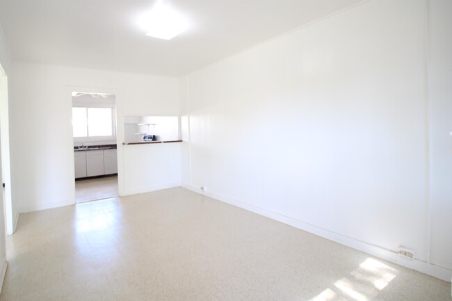 Foto del edificio - 84-824-824 Farrington Hwy