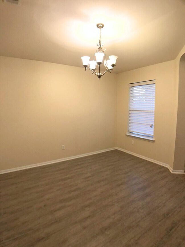 Building Photo - 4 bed 2 bath house in Harker Heights!
