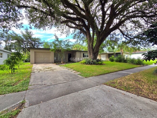 Charming 3-Bedroom Home with Spacious Back... - Charming 3-Bedroom Home with Spacious Back...