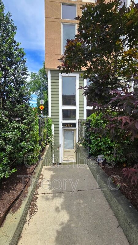 Foto del edificio - 471 Luray Pl NW