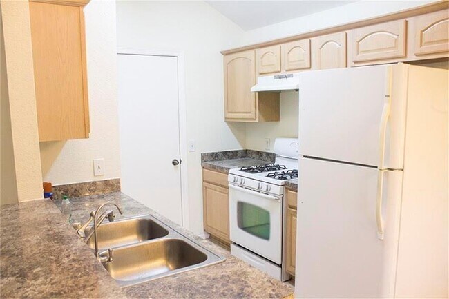 Foto del edificio - 3618 Wingate Park Dr