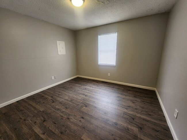 Building Photo - 20 Rossfield Cv