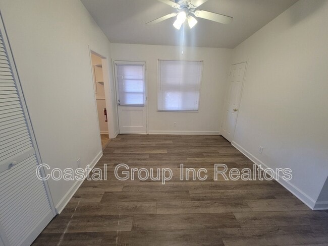 Building Photo - 1637 Wright Ln