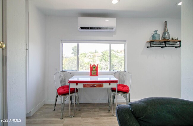 Foto del edificio - 478 E Sycamore St